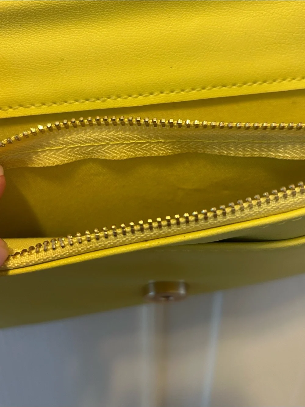 bebe Chartreuse Crossbody Perfect for Y2K Fall Fashions